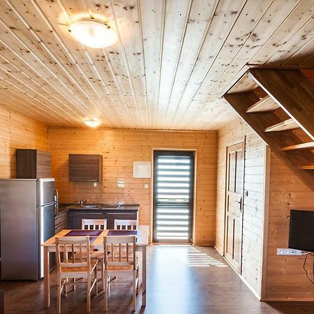 Atlanta Domki I Apartamenty 尤斯托尼莫斯基 外观 照片