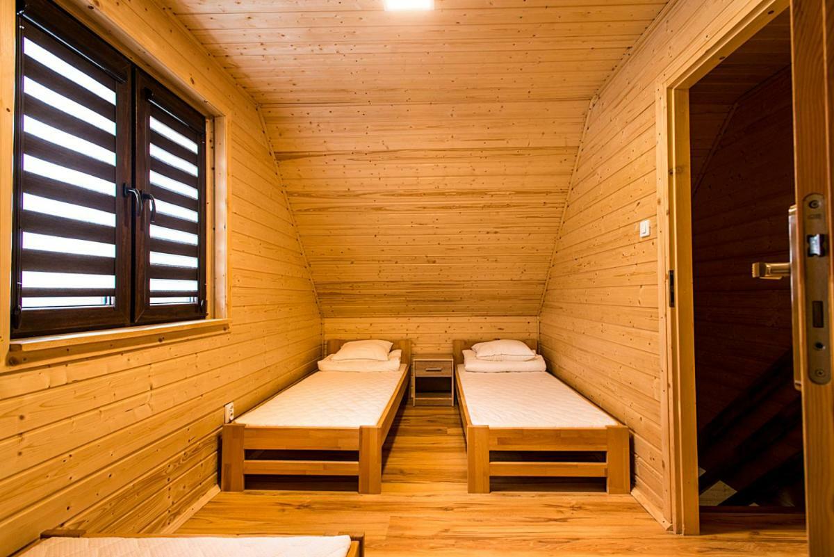 Atlanta Domki I Apartamenty 尤斯托尼莫斯基 外观 照片
